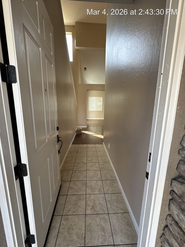 Building Photo - Gorgeous NW Visalia home located in Avalon gated community!  Available Now !!