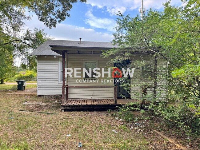 Building Photo - 2105 Clifton Ave