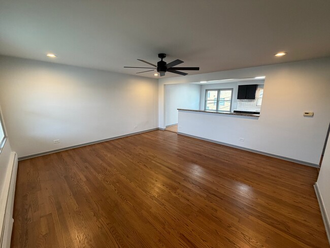 Building Photo - 5916 N Odell Ave