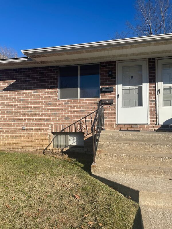 Building Photo - 1406 Magnolia W