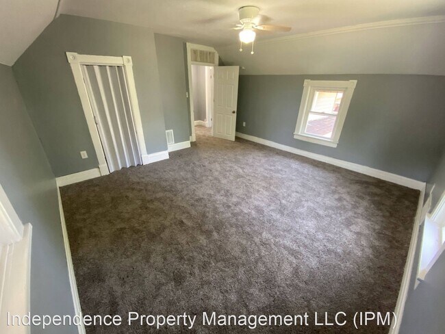 Building Photo - 4 br, 3 bath House - 102 E Main St.