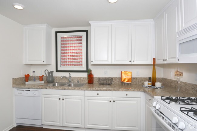 2 BR, 2 BA - Plan 7 - 807 West Apartments