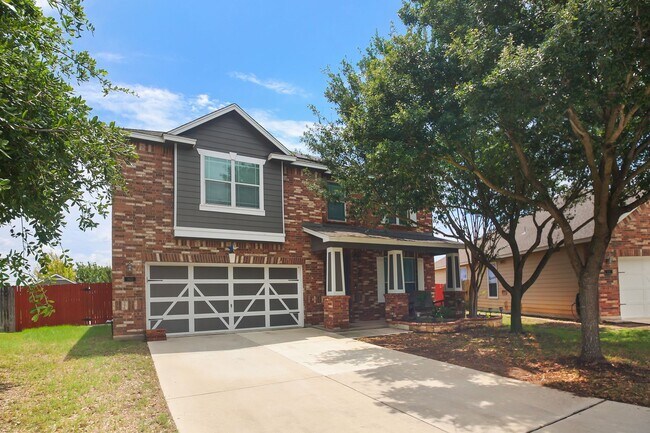 Foto del edificio - Charming Home Awaits: Spacious & Modern Li...