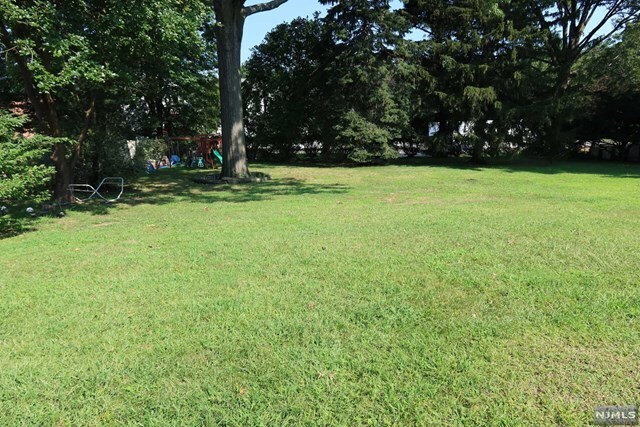 Foto del edificio - 446 Saddle River Road, Unit 2