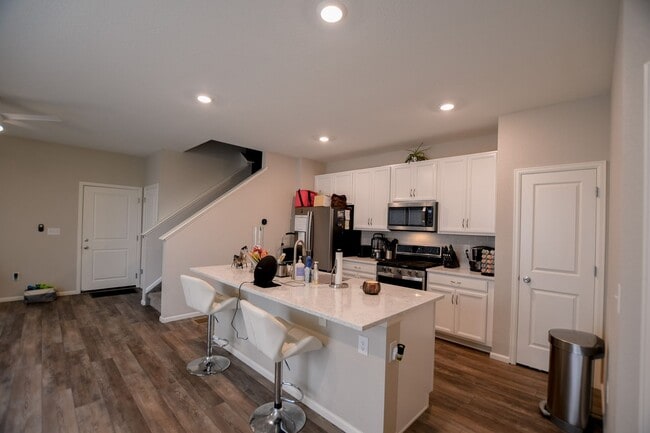 Building Photo - Bonus Loft and Basement!