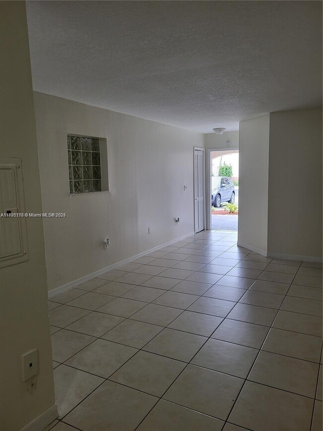 Foto del edificio - 1260 SE 31st Ct