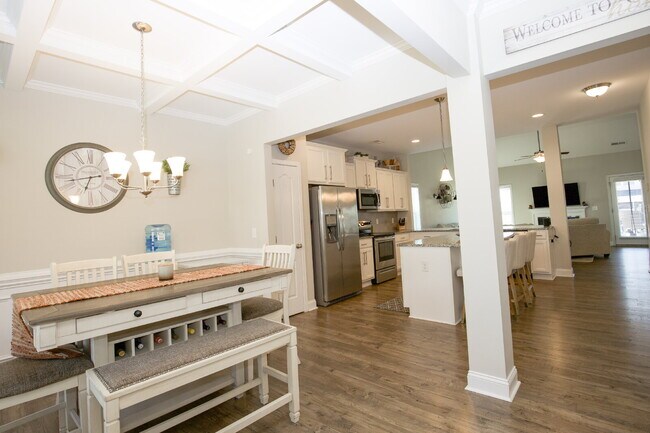 Foto del edificio - "Spacious 4-Bedroom Home with 2.5 Baths in...