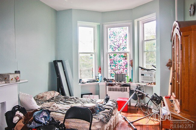 Foto del edificio - 1092 Madison Street #MULTFAMR