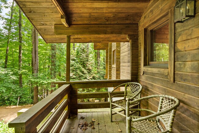 Building Photo - 281 Nettleton Hollow Rd
