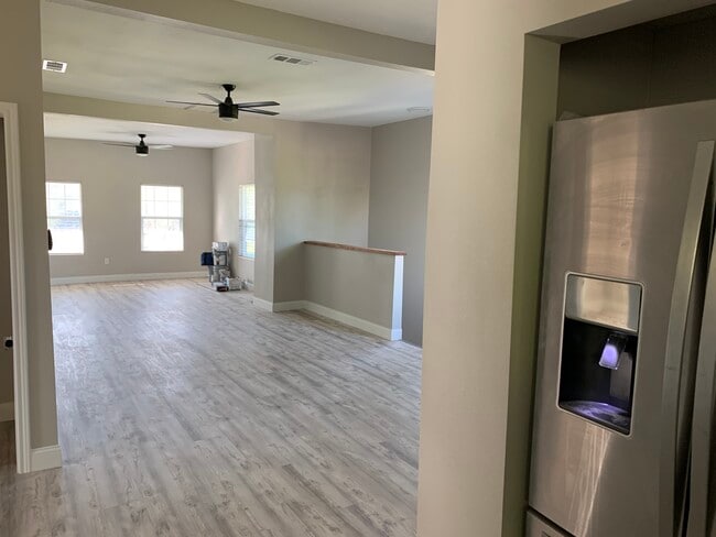 Building Photo - 4814 Reiger Ave