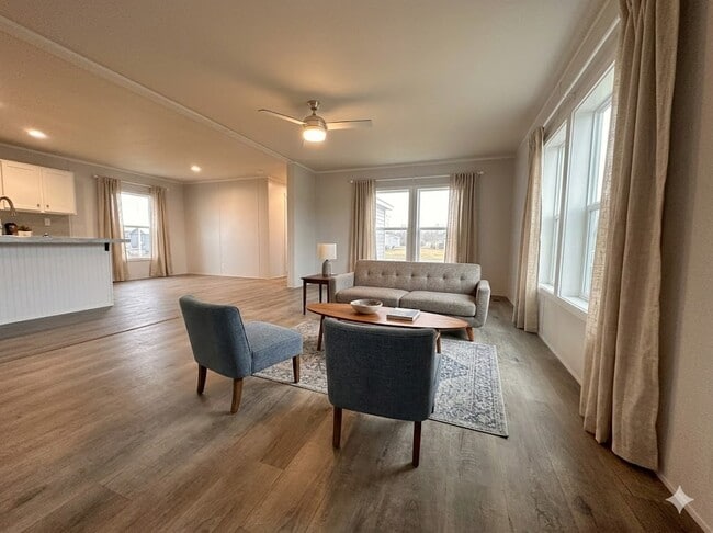 Building Photo - 30 Lapin St