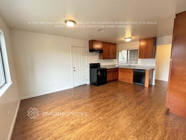 Building Photo - 210 James Ct