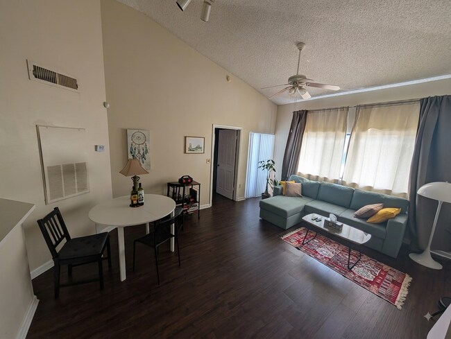 Foto del edificio - 2550 SW 18th Ter