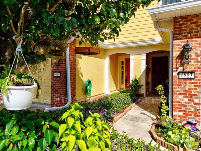 Building Photo - 6881 Woody Vine Dr