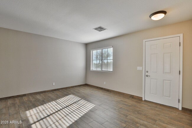 Foto del edificio - 17420 W Calavar Rd