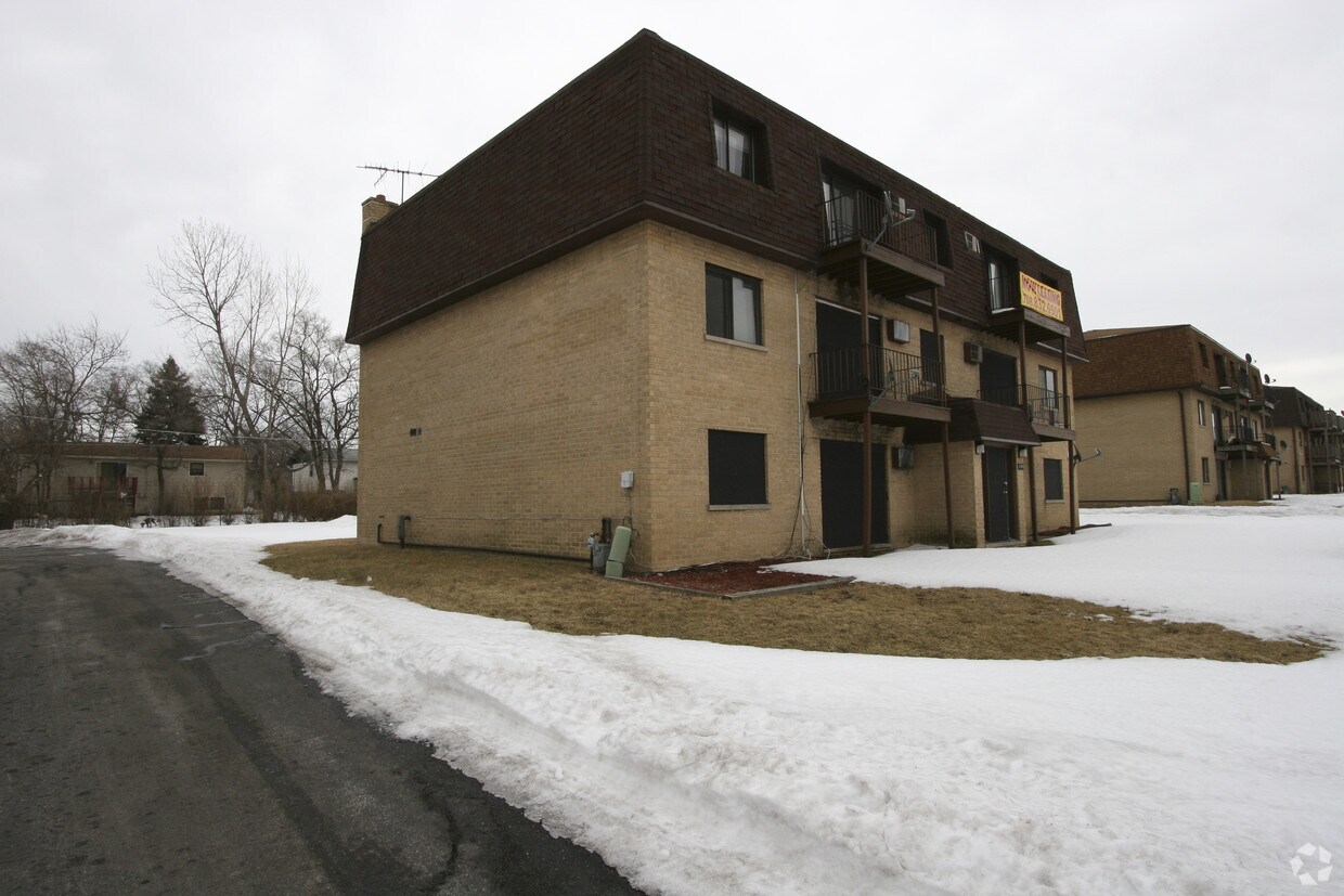 Building Photo - 21843 Jeffrey Ave