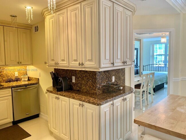 Building Photo - 1985 S Ocean Dr