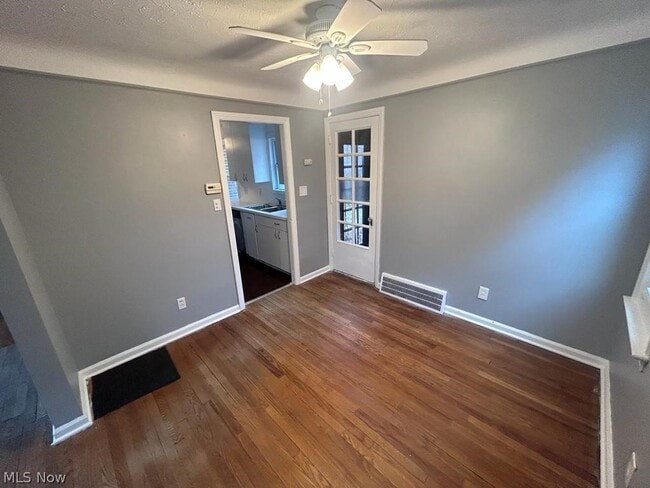 Foto del edificio - 4843 Westbourne Rd