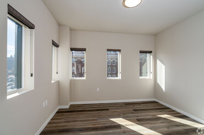 Interior Photo - The 508 West