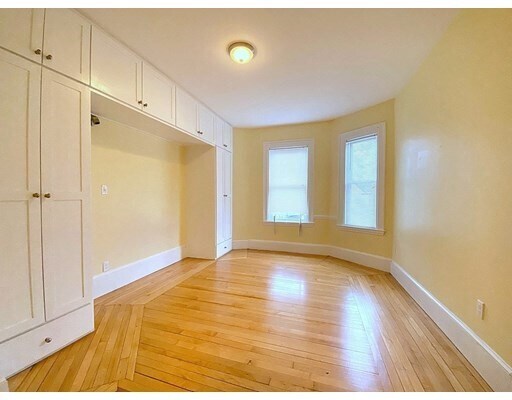 Foto del edificio - 571 Washington St