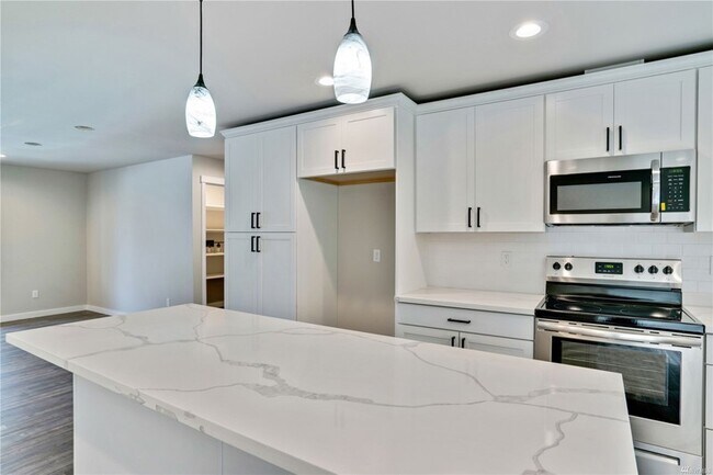 Foto del edificio - 2721 Lincoln Avenue SE, Port Orchard, WA, ...