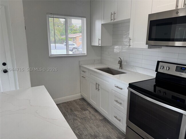 Foto del edificio - 495 NW 43rd St