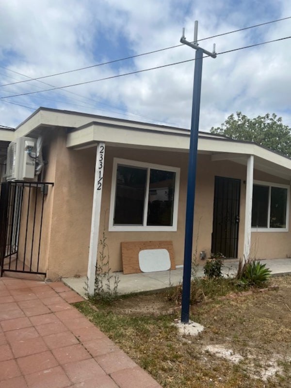 233 1/2 E Valencia Dr, Fullerton, CA 92832 Condo for Rent in