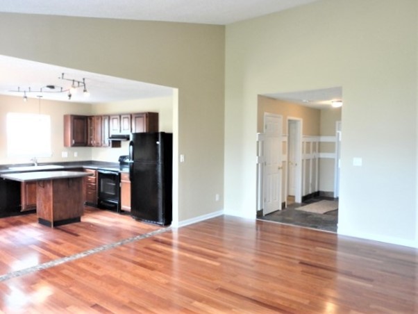 Building Photo - 9892 Cedarstone Ln
