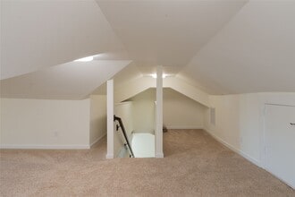Building Photo - 1812 Everett St