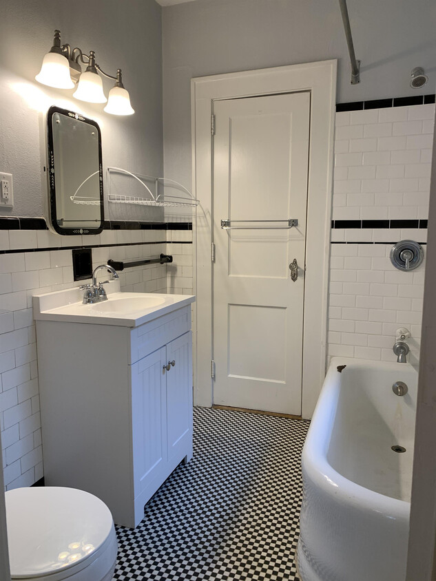 Foto principal - 811 Bromley Rd