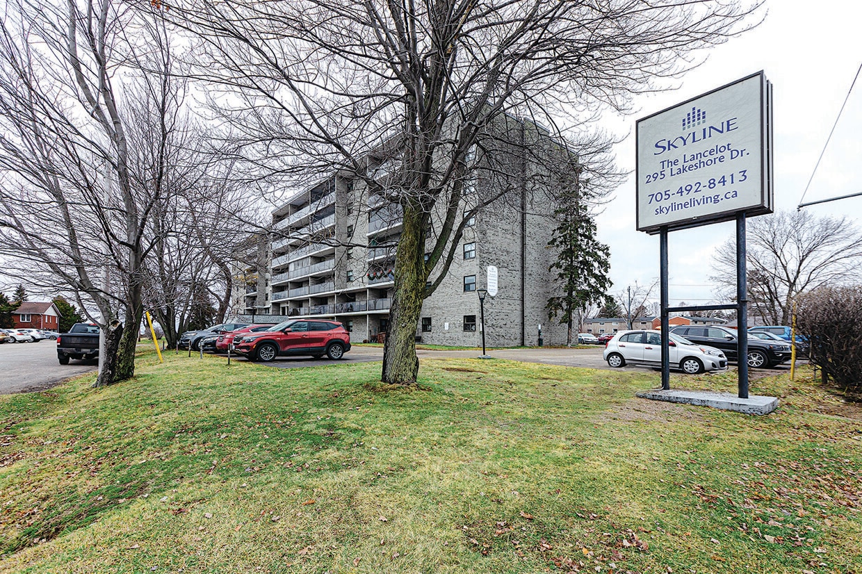 Primary Photo - Lancelot Apartments