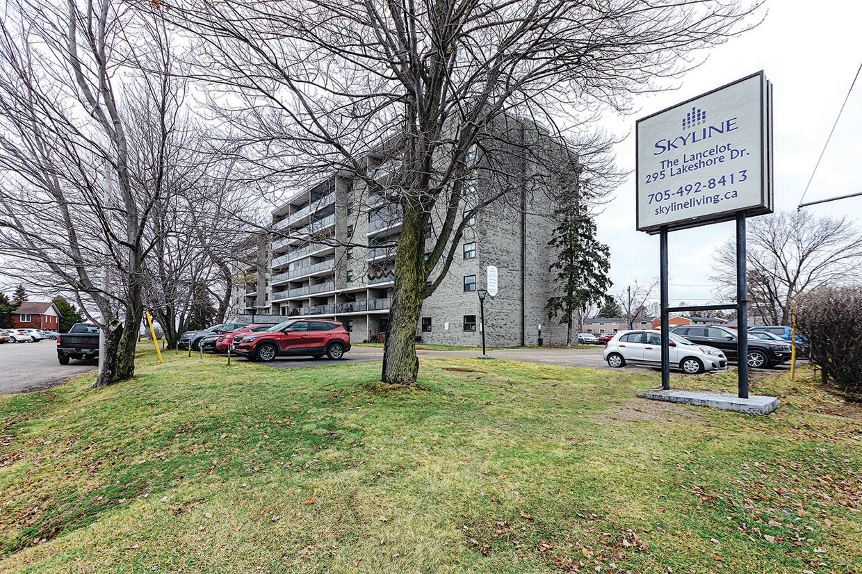 Primary Photo - Lancelot Apartments