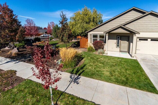 Foto del edificio - 3667 SW Pumice Stone Ave