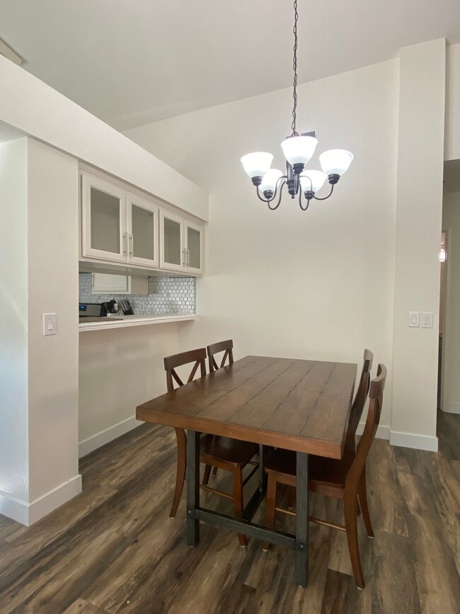 Building Photo - 544 Navajo Ave