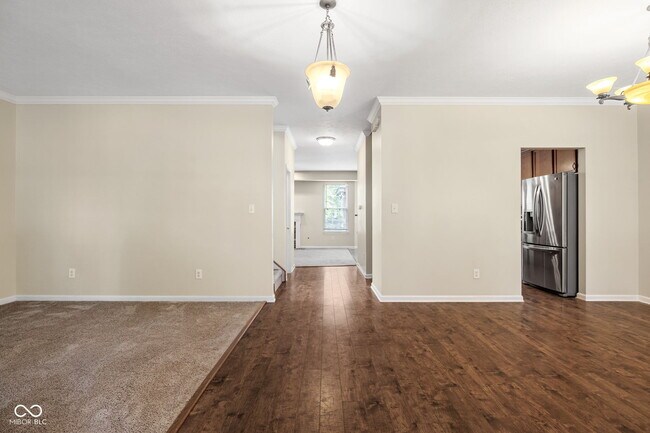 Foto del edificio - 1361 Midway Ct