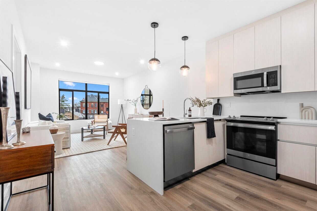 Foto principal - 99 Storms Ave