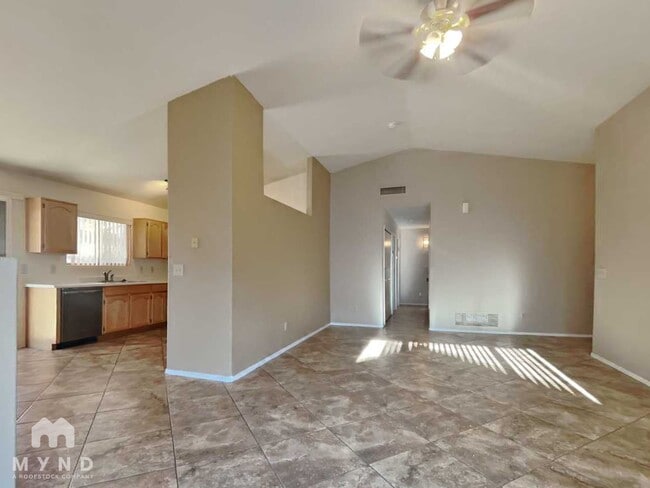 Building Photo - 1679 W Camino Acierto