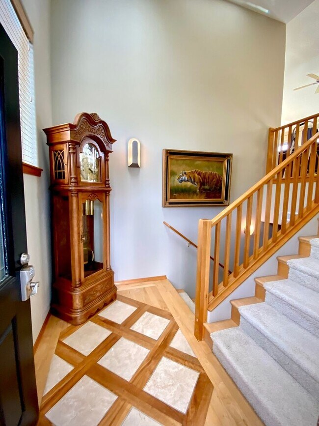 Foto del edificio - Beautiful Centrally fully furnish 3 bedroo...