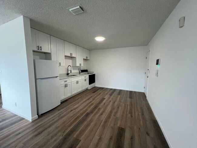 Foto del edificio - 603 Clear Lake Ave
