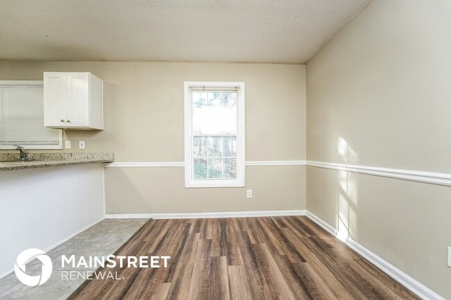 Building Photo - 8139 Green Garden Dr