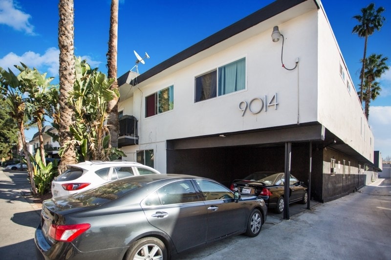 Primary Photo - 9014 Orion Ave