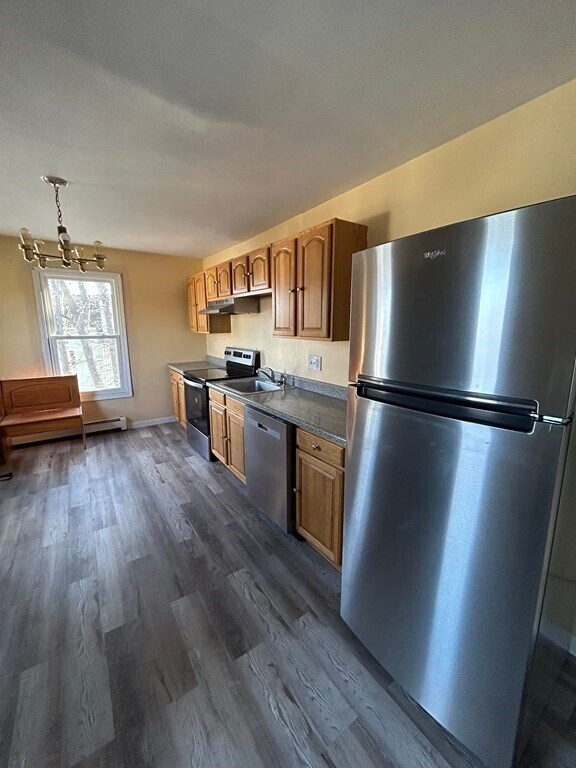 Foto del edificio - 353 Whiting Ave