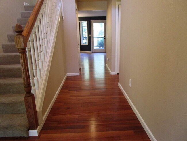 Building Photo - Charming 3 Bedroom Home in Gig Harbor