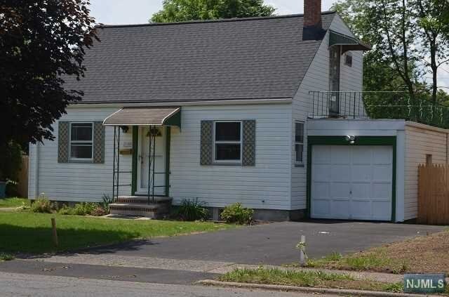 Foto principal - 66 Midland Ave