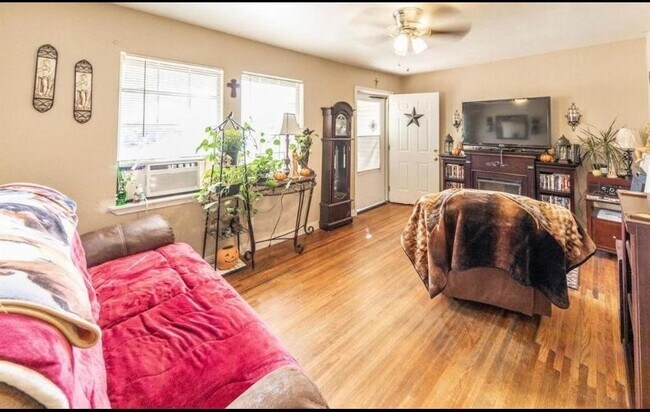 Foto del edificio - 3306 1st Pl