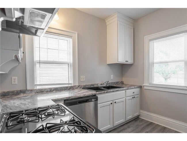 Building Photo - 3822 Fremont Ave N