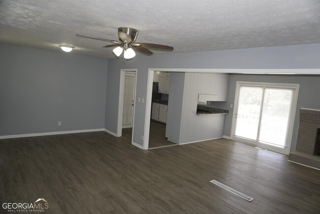 Building Photo - 5601 Richlo Ct