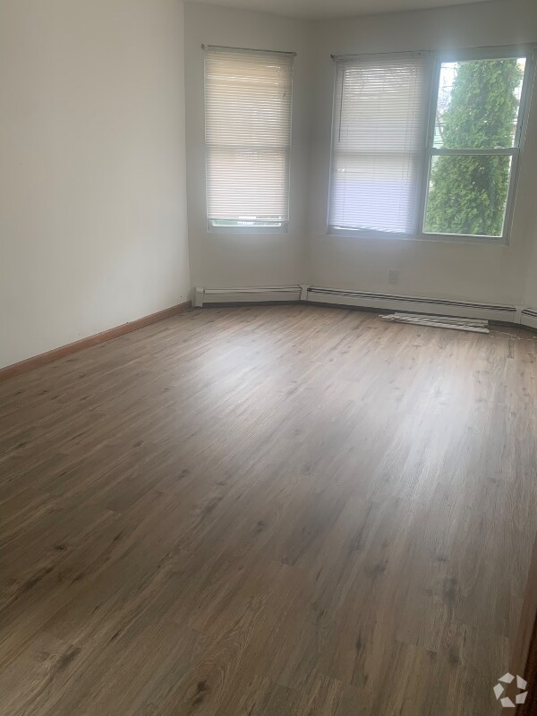 Southwyck Estates Apartments under 2,000 Newark, NJ 8 Rentals