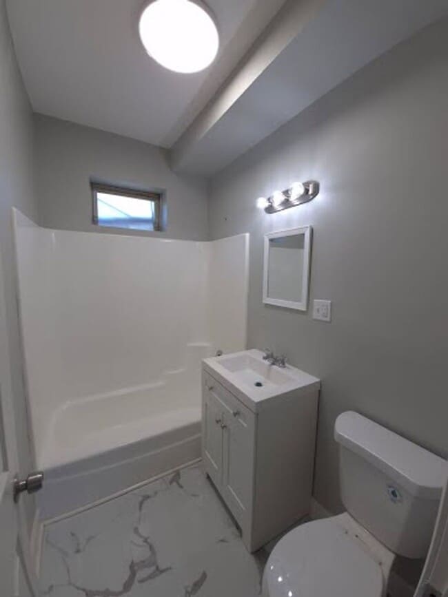Foto del edificio - Two Bedroom Unit