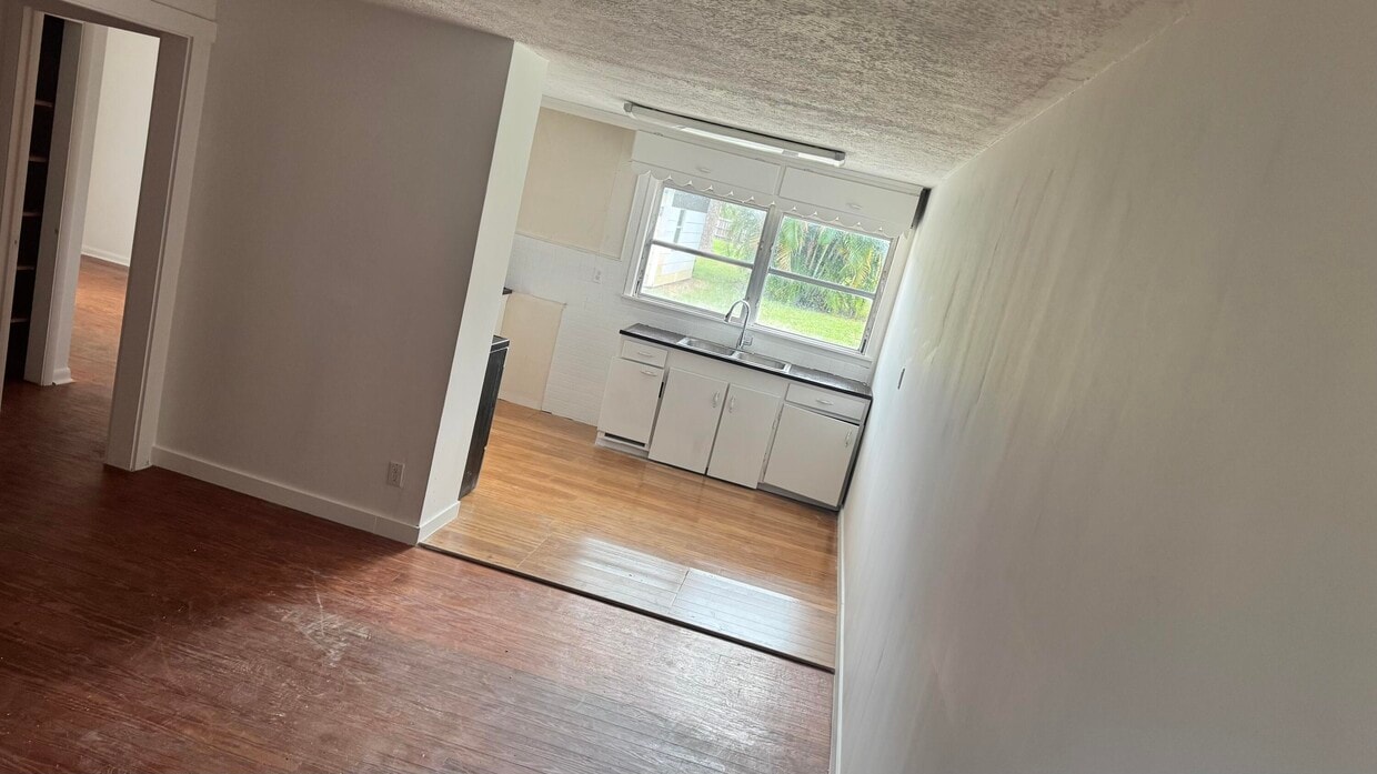 Foto principal - 5609 SE Jack Ave